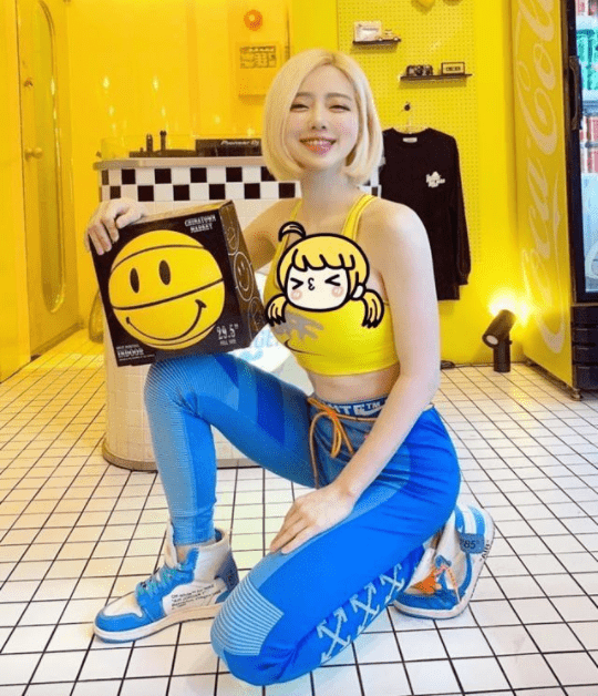 球鞋女神别再盯着半藏森林了!新晋"球鞋妹妹"能满足你所有幻想