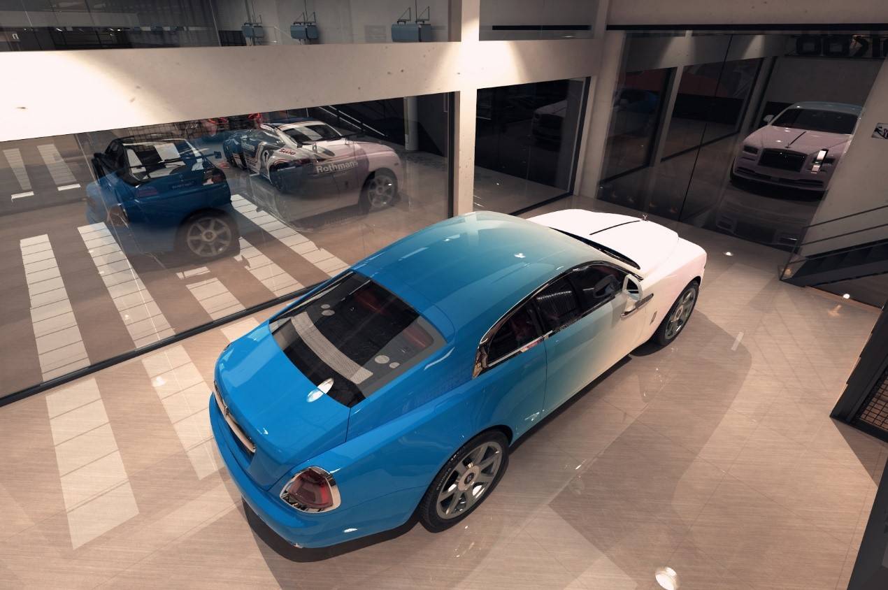 劳斯莱斯魅影彩绘粉变白这样的搭配堪称世上绝配