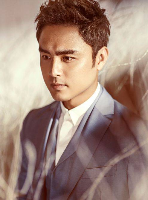 明道吻女员工头发网友辣眼睛