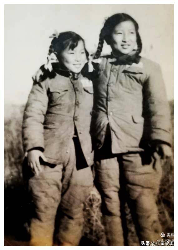 穿上特制的军装跨过鸭绿江张德贞姐妹出生于杂技世家,姥爷家是中国