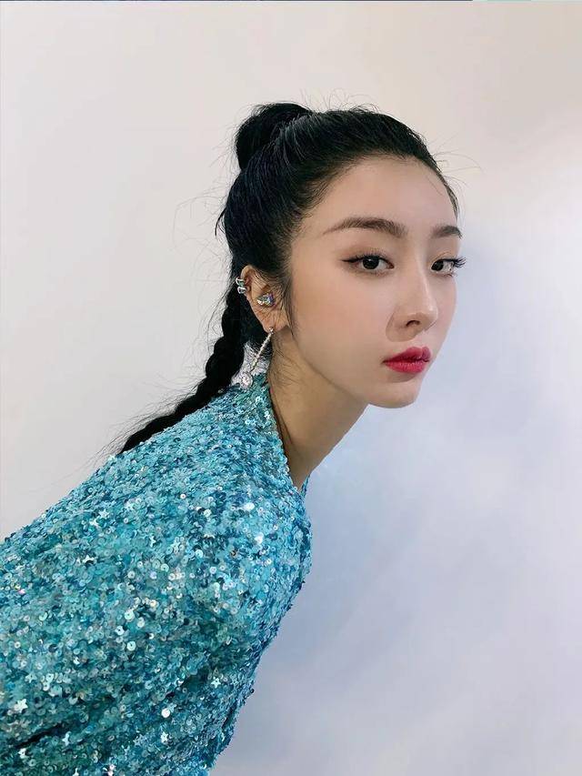 被高颅顶审美毁掉的时髦女孩们