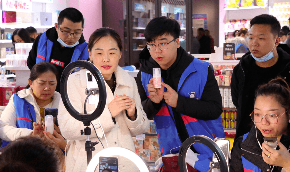 视频号直播带货150家门店同时开播