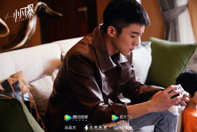 小风暴之时间的玫瑰贝小戎上线胡浩博演绎专情竹马