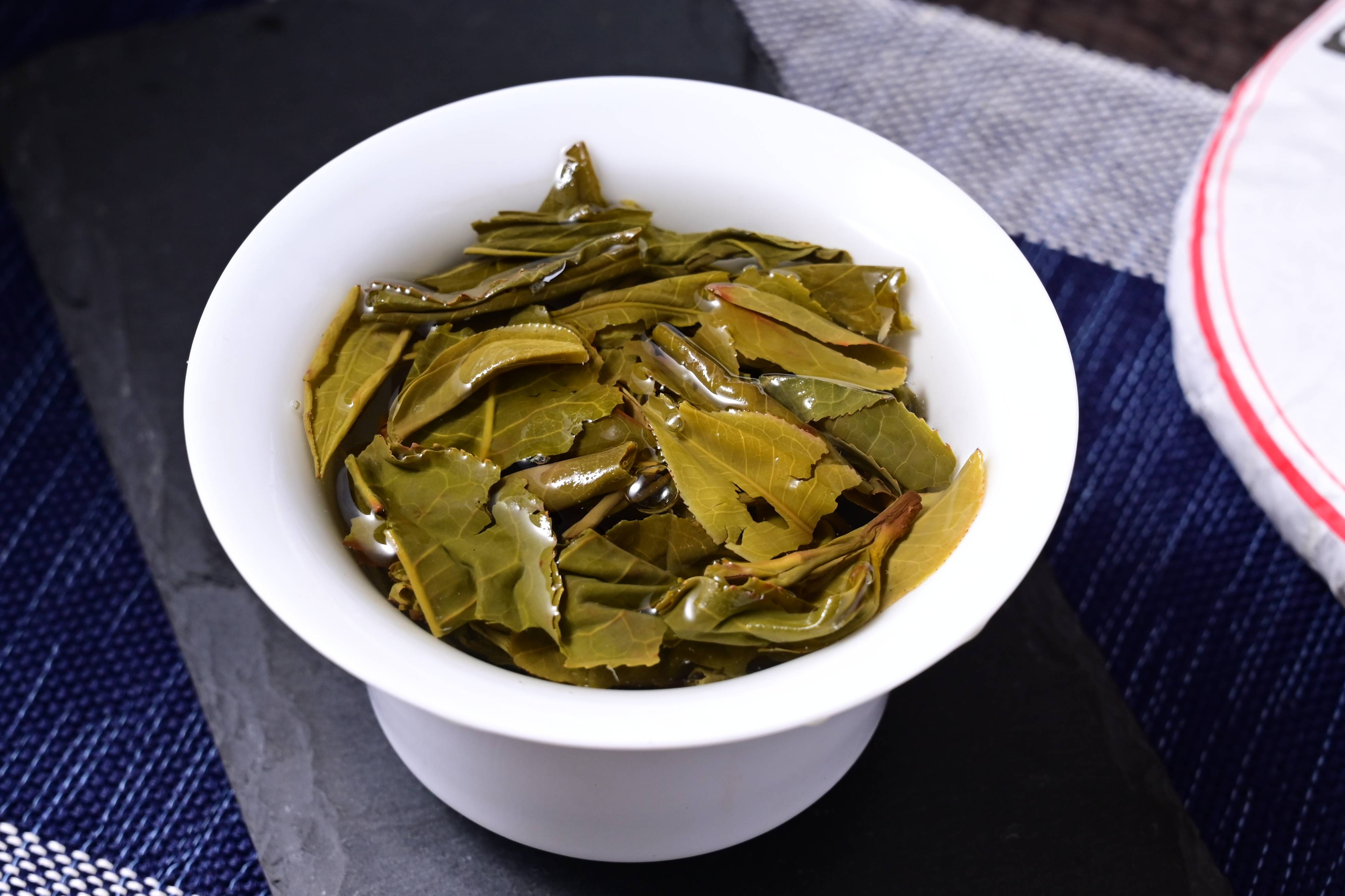 2020年200克易武庆丰号落水洞头春古树普洱茶