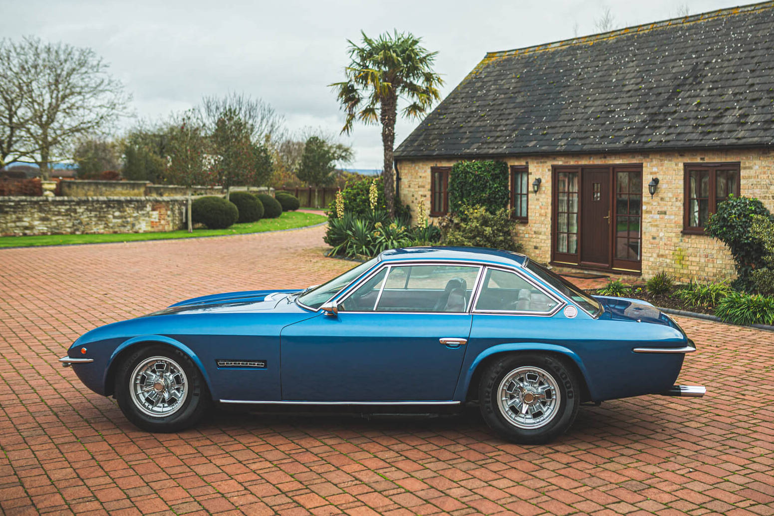 豪华且性能狂暴的gt跑车-1968款兰博基尼islero s_手机搜狐网