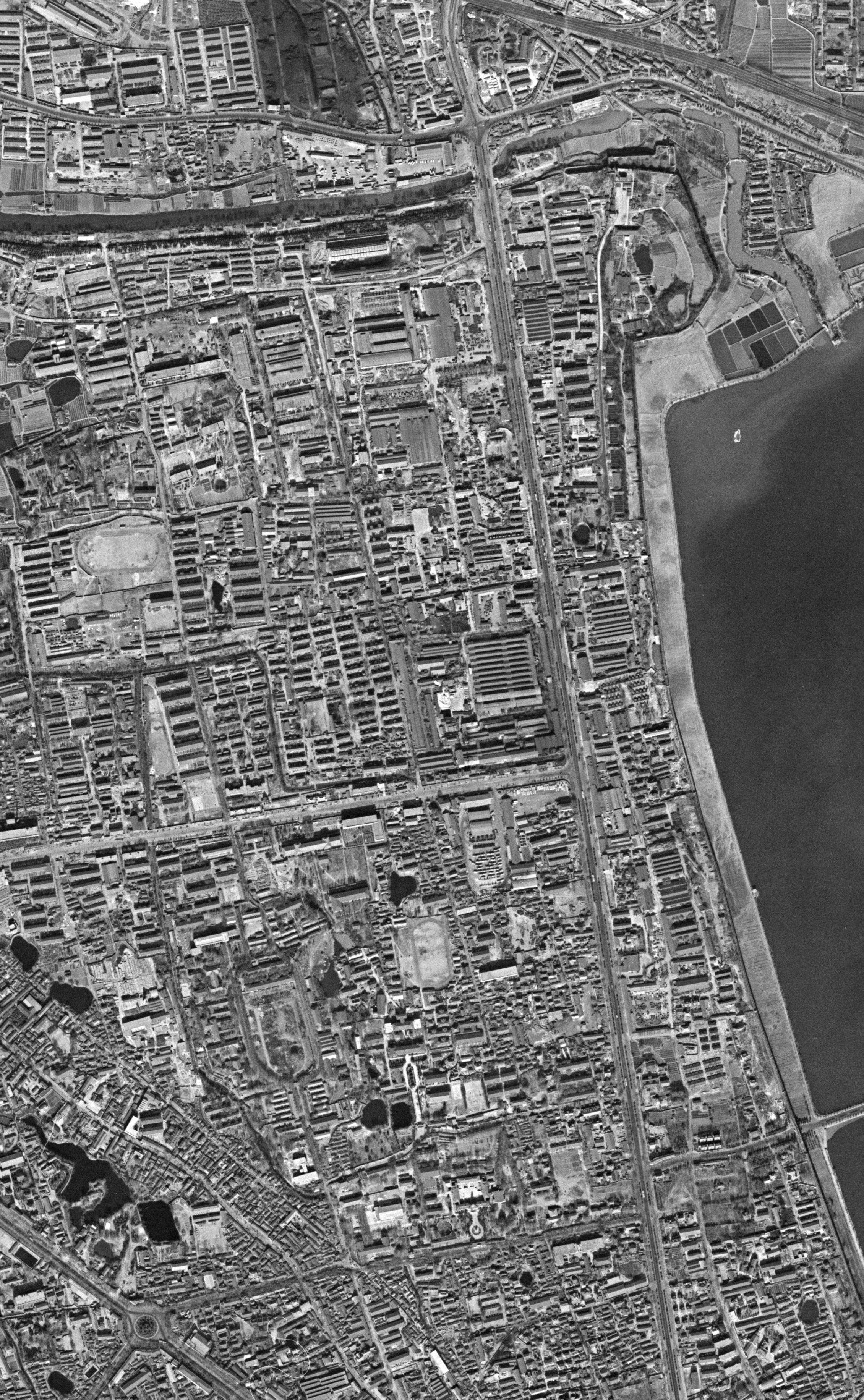锁眼侦察卫星1973年拍摄 南京市玄武湖周边 清晰度感人