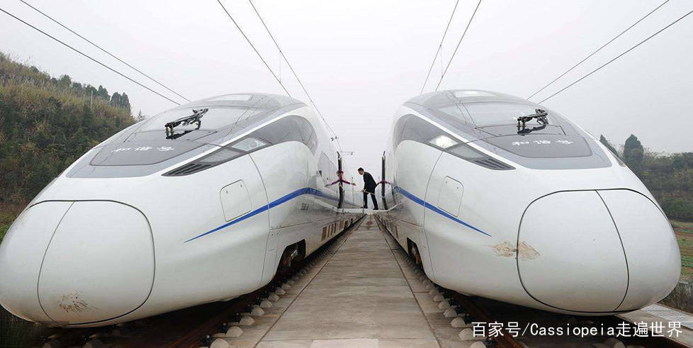 中国高铁正式在印度运行，引百万当地民众欢呼：还是中国靠谱