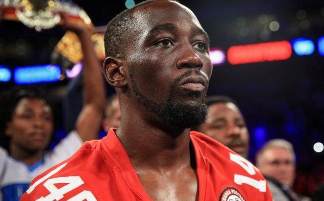 130斤世界拳王娇妻250多斤,生活十分和谐_克劳福德