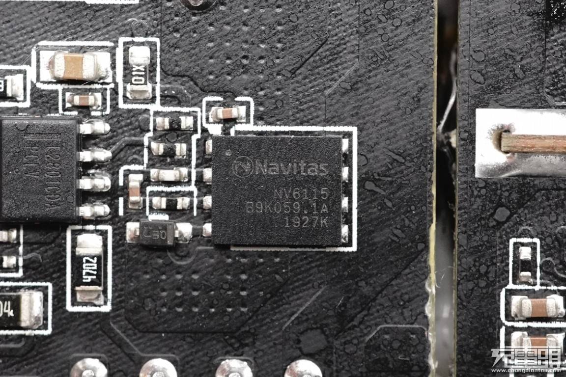 闪极100W氮化镓快充充电器拆解,采用智融SW3516H和SW3518S方案-搜狐大视野-搜狐新闻