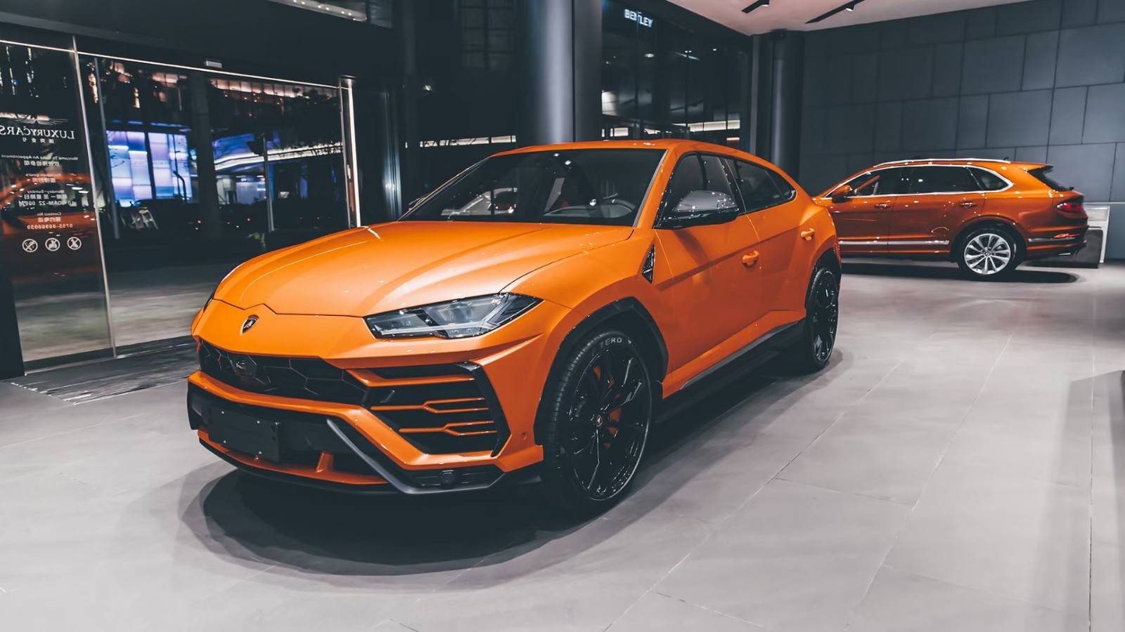 2020款兰博基尼urus顶级越野享受超级拉风