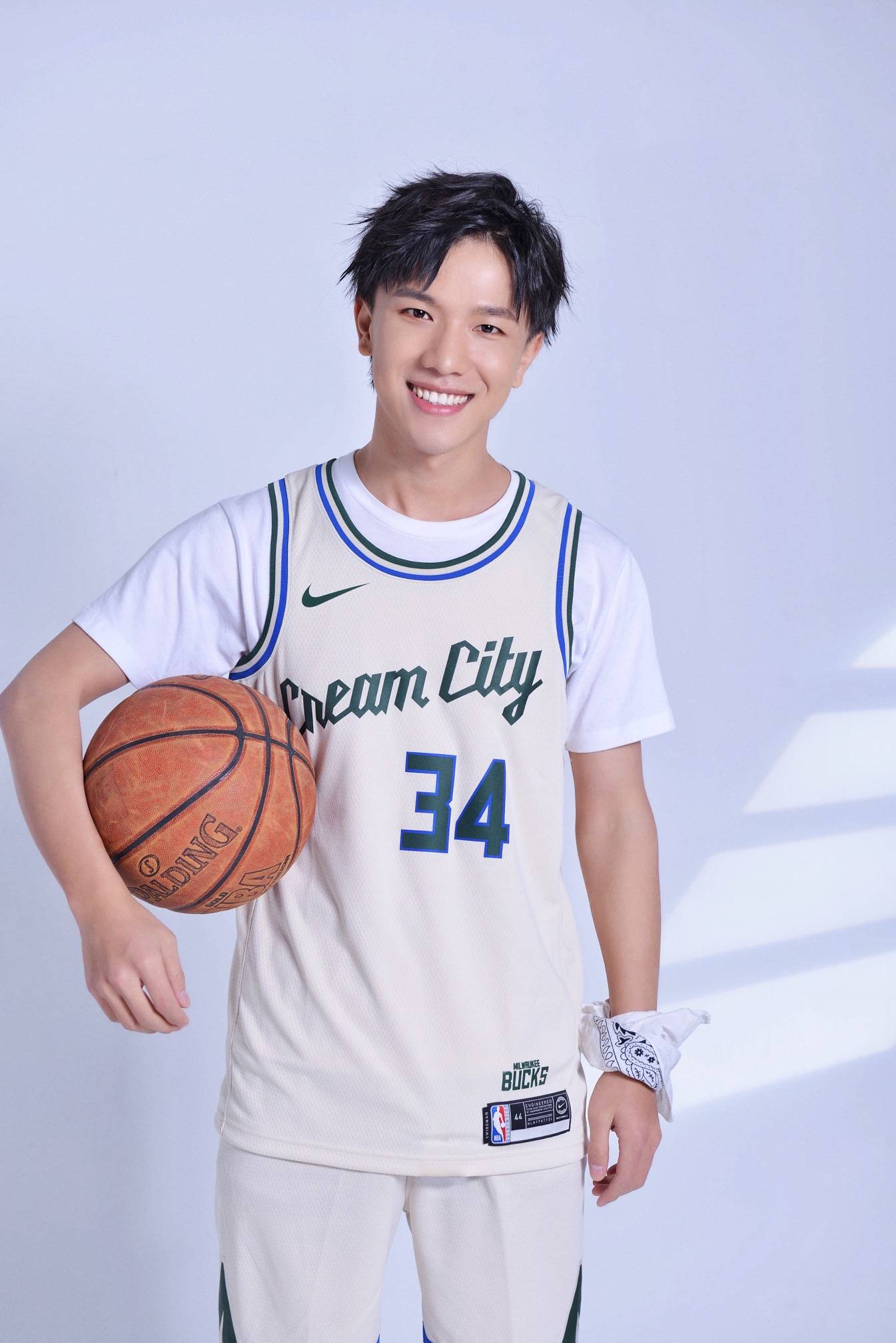 侦探剧我的女友是半仙开机王振宇演绎热血公子点燃反差萌