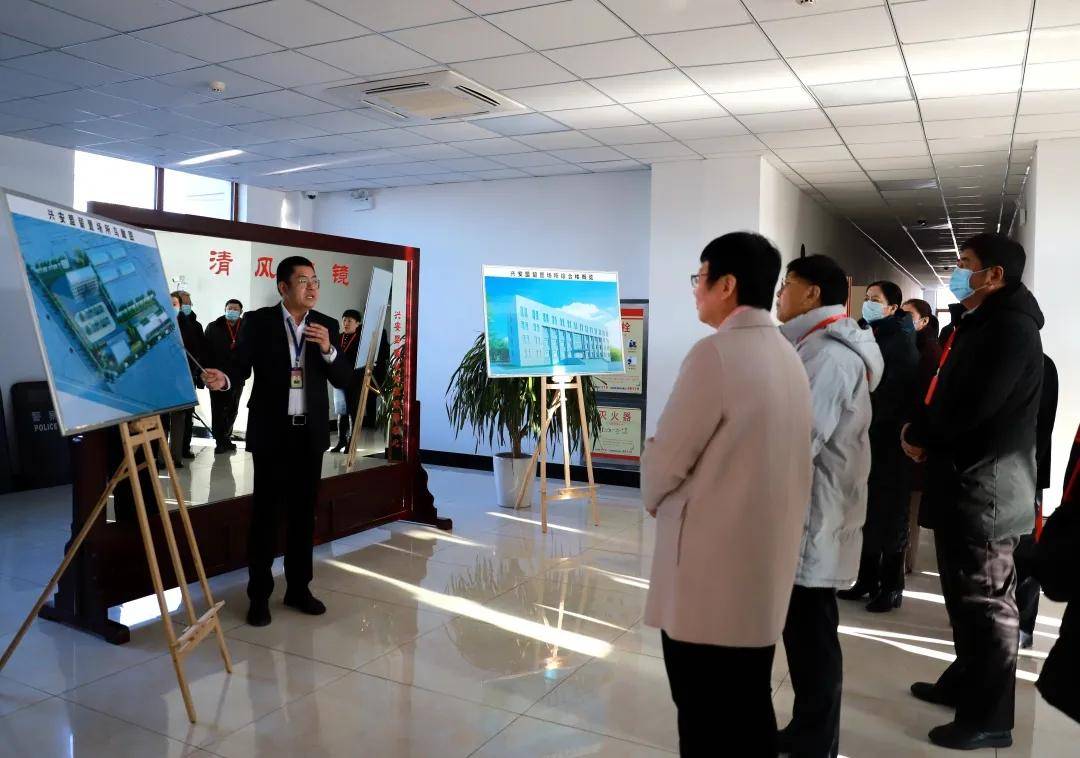 盟人大工委主任刘剑夕带领盟人大工委副主任佟布林,宝新民,张双泉