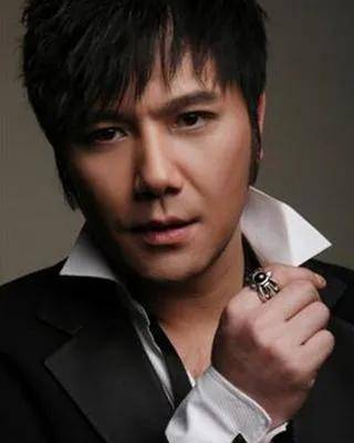 原创歌手阿龙正罡到访八抬窖控股集团_手机搜狐网