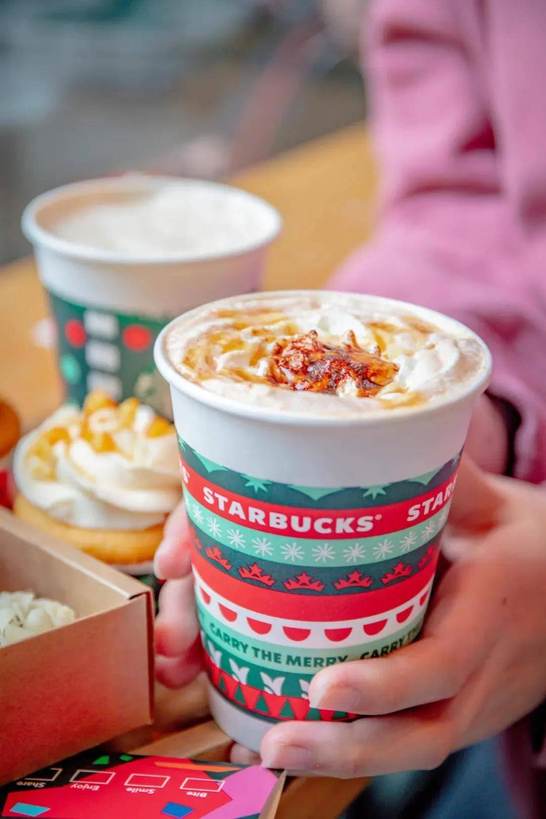 对于很多咖啡爱好者来说,冬天的星巴克就像是他们的主场.