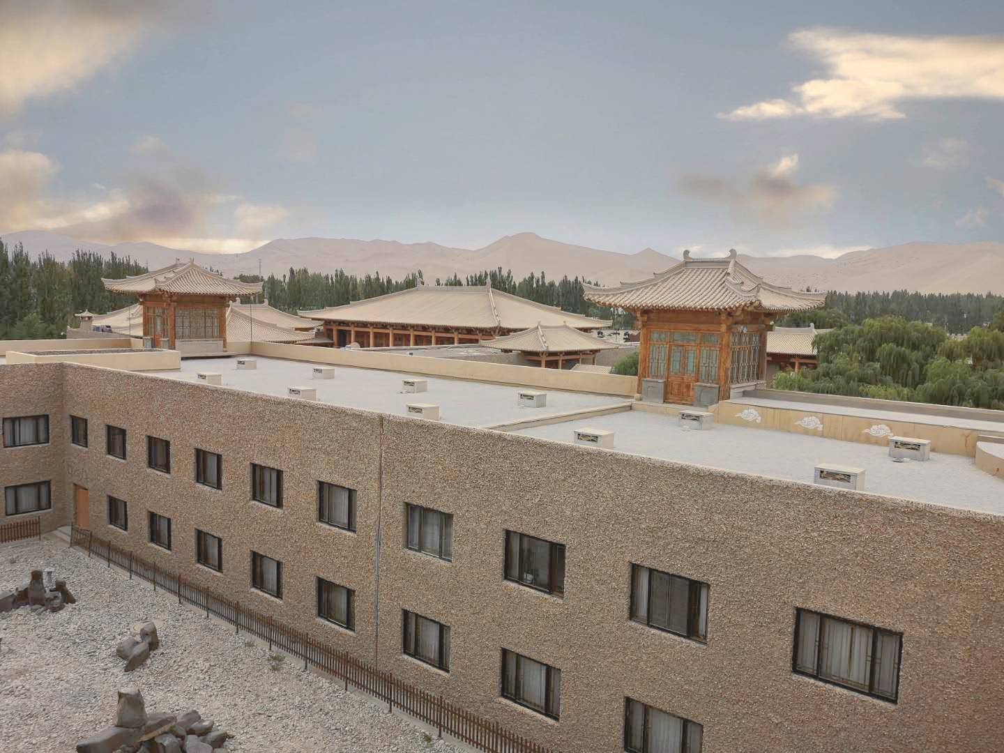 敦煌大漠城堡酒店,一眼千年一窗戈壁