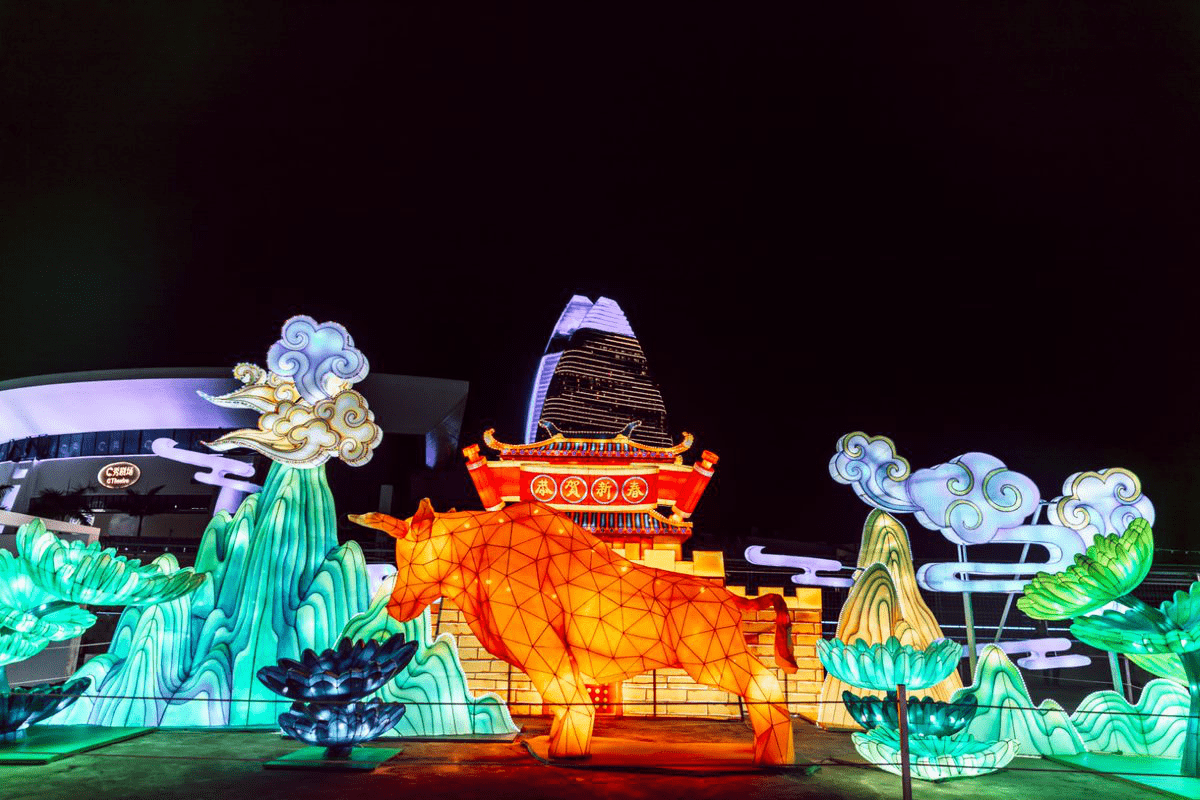 国潮嘉年华,焕彩夜三亚 "复星旅文·三亚亚特兰蒂斯豫园灯会嘉年华"