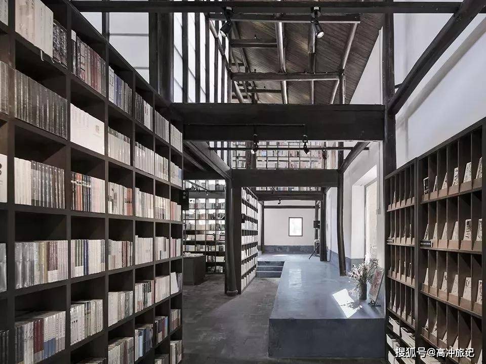 浙江丽水有个悬崖书店，被CNN评为中国最美建筑！还得过建筑大奖