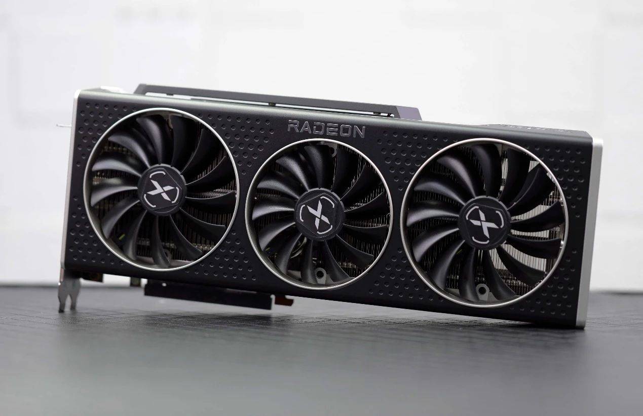 xfx讯景rx6800海外版_散热