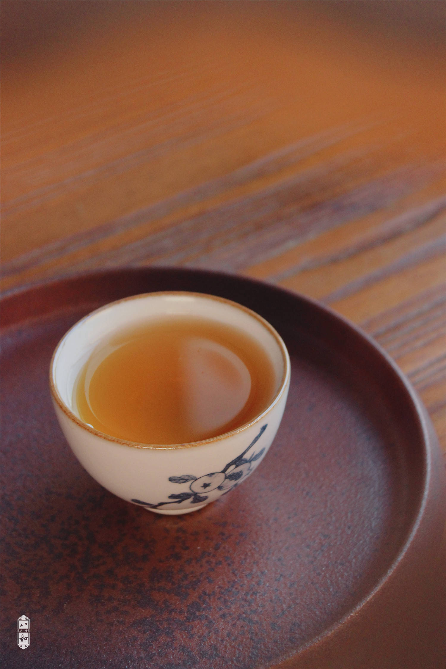 宋风古韵睡来午瓯茶庭下观石榴