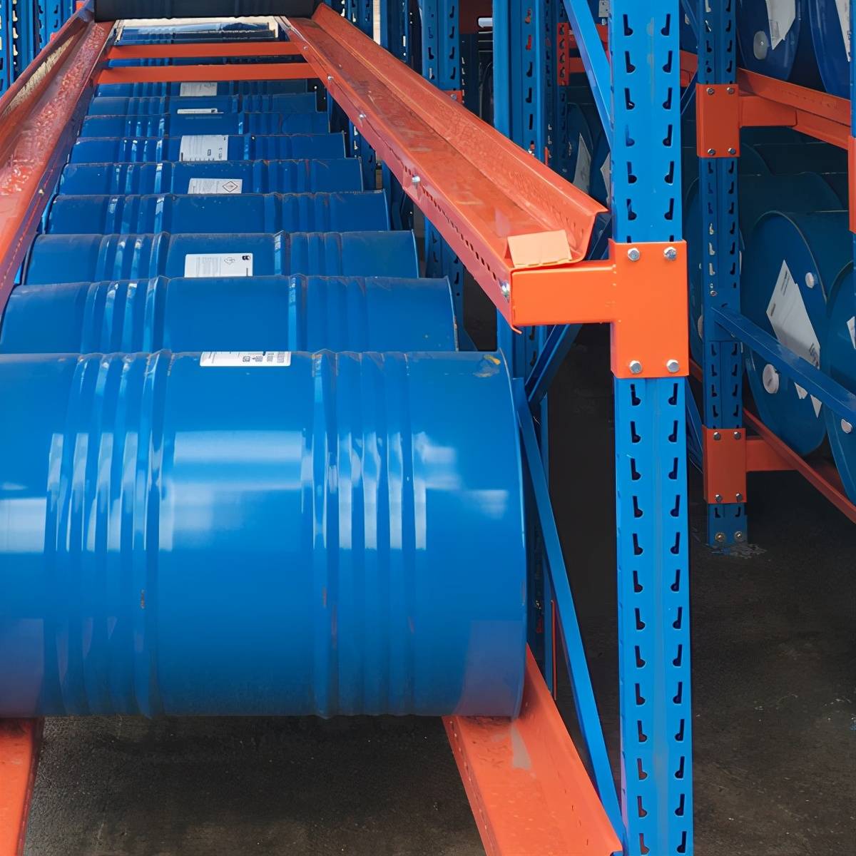 株洲贯通式仓库货架存储油桶的好处