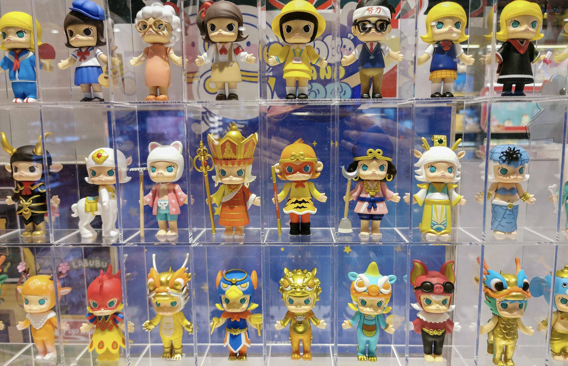 泡泡玛特市值暴跌120亿,盲盒究竟是成年人的玩具,还是年轻人的"智商税