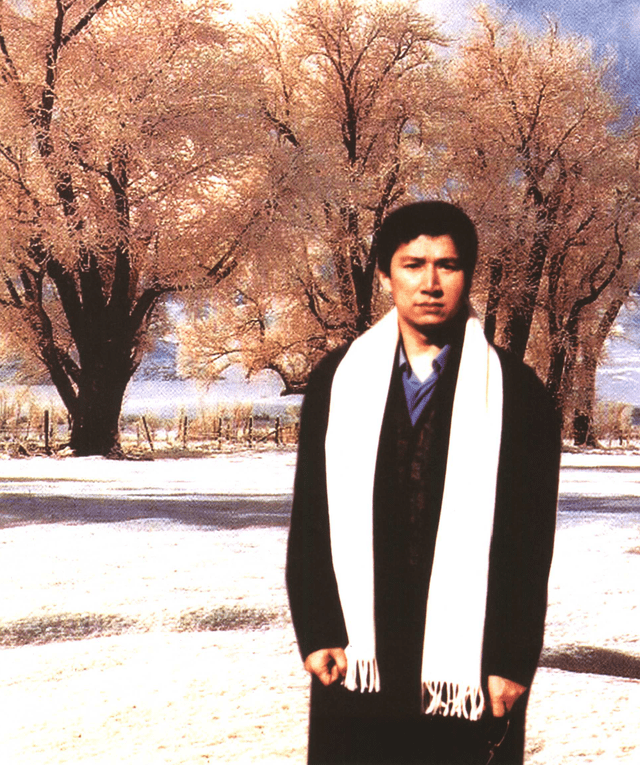 李春平:靠"吃软饭"获巨额遗产,捐款用现金砸人,晚年凄惨无比