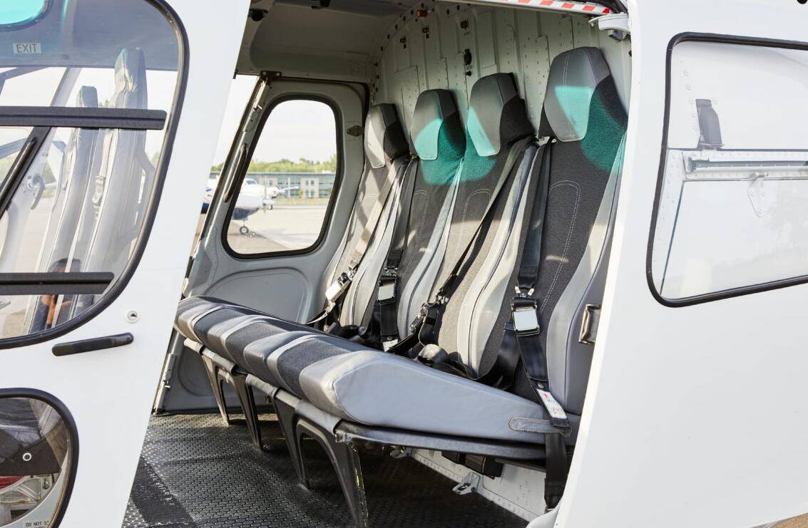 超大舷窗的豪华私人直升机,维护成本低,航程超1000公里