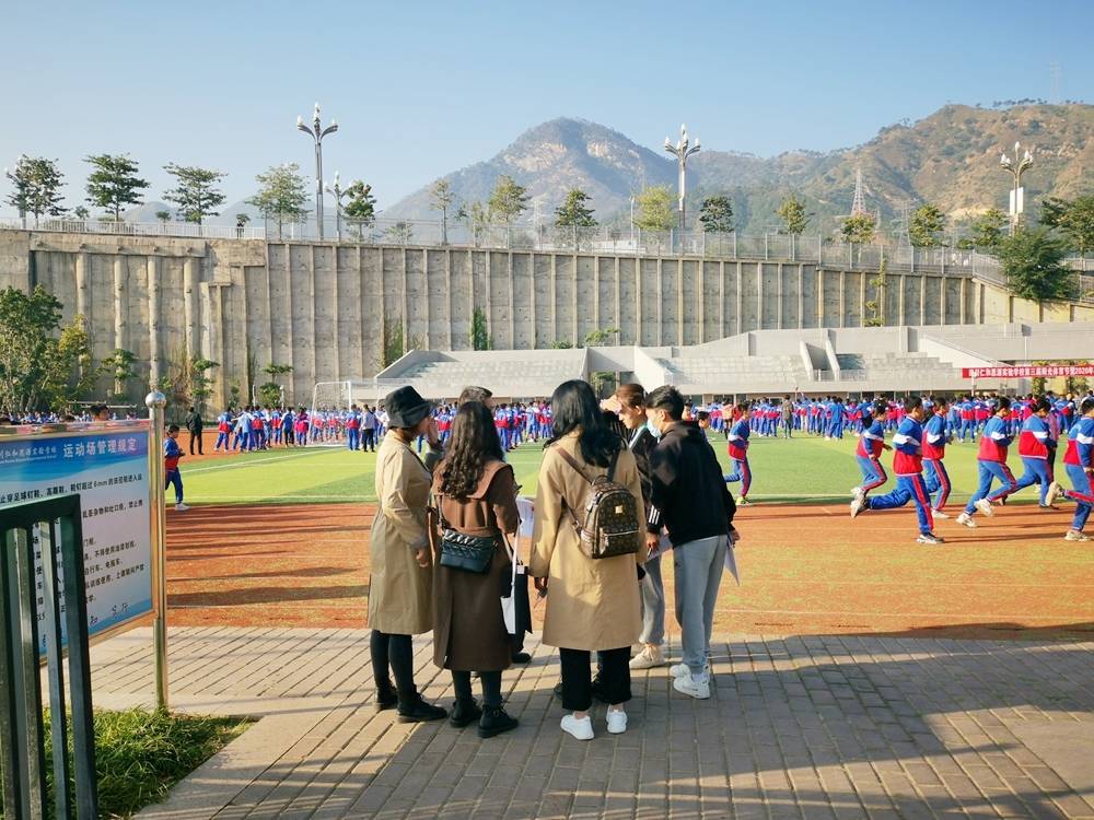 青春思源 红科相伴 木里县红科中学37位干部职工深入仁和思源学校交流