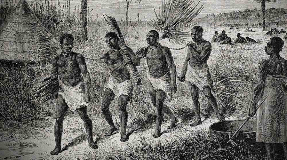 18世纪欧洲贩卖黑奴时,为何将男女都扒个精光,还混住在一起?