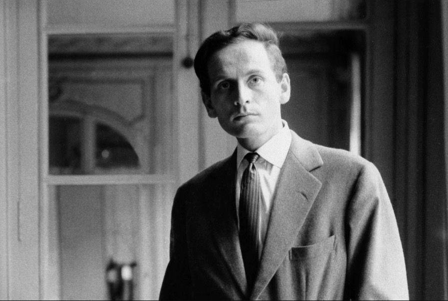 名设计师皮尔卡丹年轻时才貌双全,曾自爆自己23岁「小鲜肉」时期一举