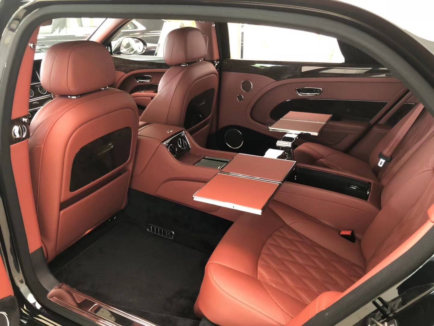 全新宾利慕尚加长版现车实促 轿跑车首选