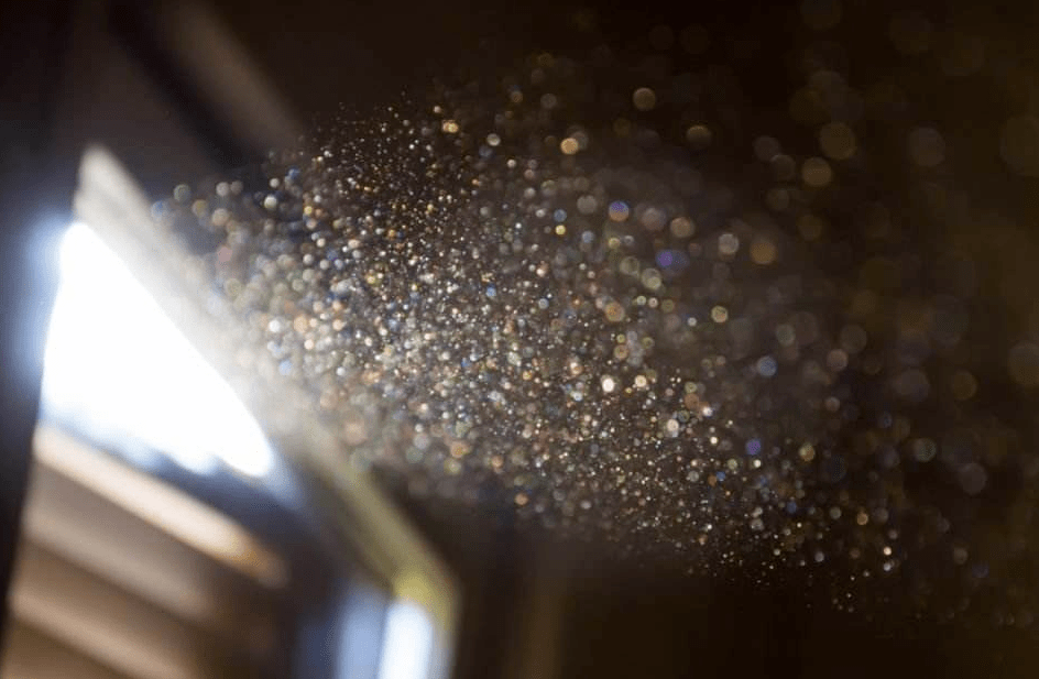 (密闭的室内其实充满了悬浮小颗粒,尘埃,有害物质.