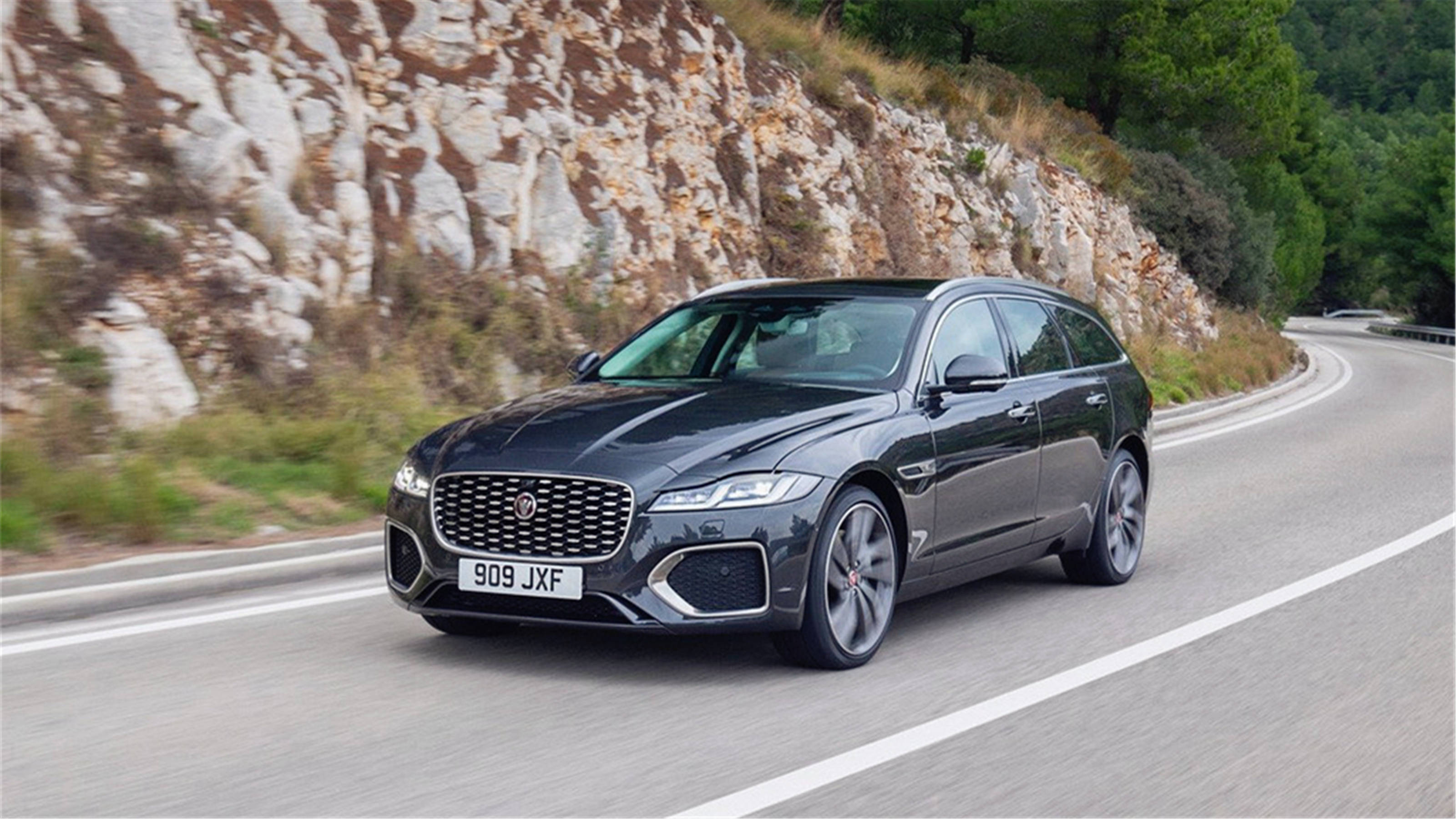 旅行车大pk!10万的价格,20万的配置,40万的颜值