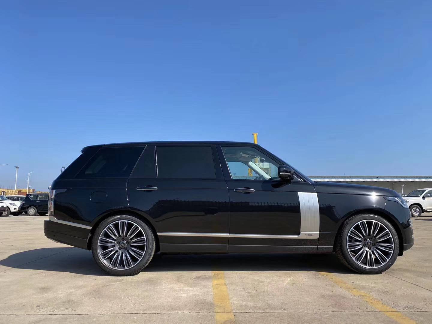 路虎揽胜创世加长版 现车配置全港口价格优