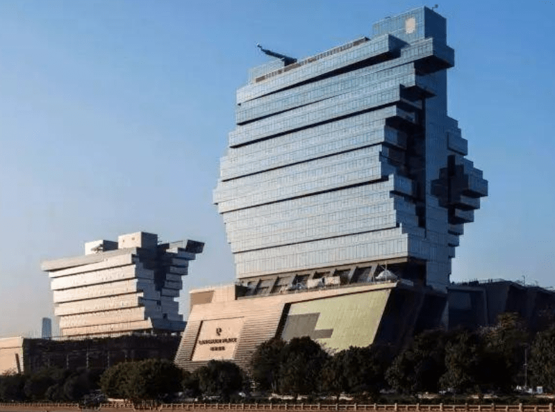 广州又一奇葩建筑诞生,耗资50亿建成,被网友吐槽像棺材