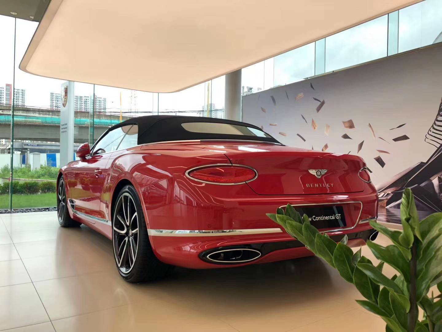 港口热销20款宾利欧陆gt 促销让利私人订制_搜狐汽车_搜狐网