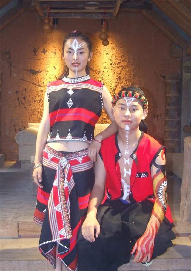 佤装服饰秀 你见过吗?