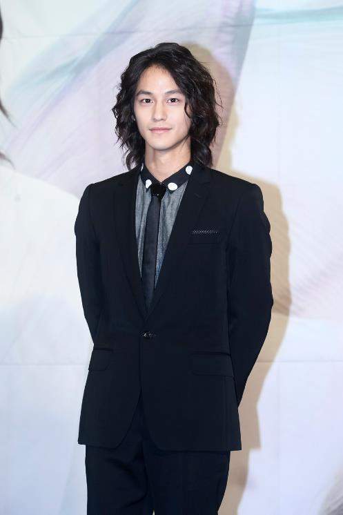 花样男子金范:与文瑾莹假戏真做大谈姐弟恋,分手疑遭金素恩插足_手机