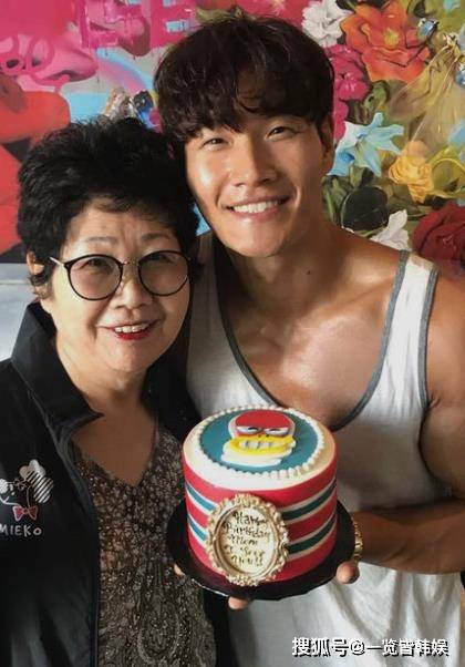 金钟国为父母庆祝49年结婚纪念 是韩圈有名孝子 依旧逃不过被催婚