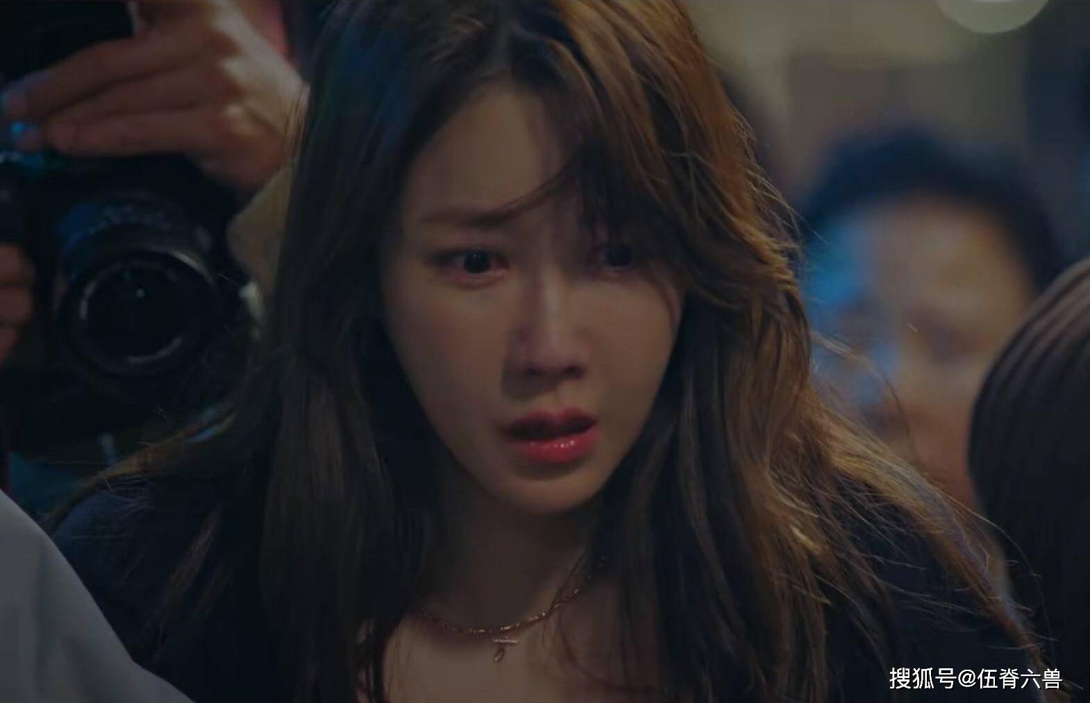 《顶楼》剧情迎高潮,女主被捅下线,女二坐牢,第二季还怎么拍?_沈秀莲