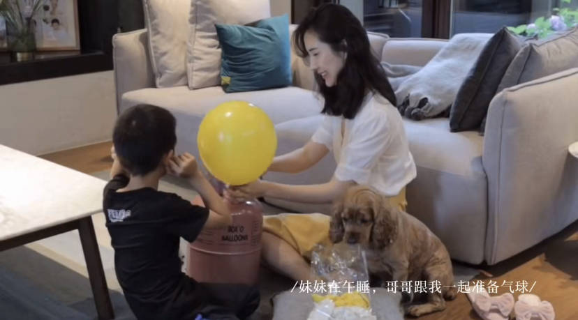 除了豪宅外,更令人羡慕的是董花花对待生活的态度