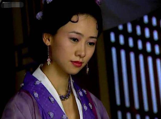 她因拍性感片爆红,嫁入豪门两年就被抛弃,如今二婚过成这样