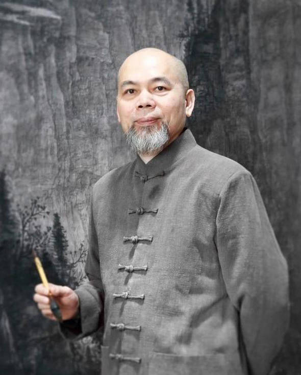 出生于福建仙游,自幼表现出极高的绘画天分,曾就读于中国画艺术创作院