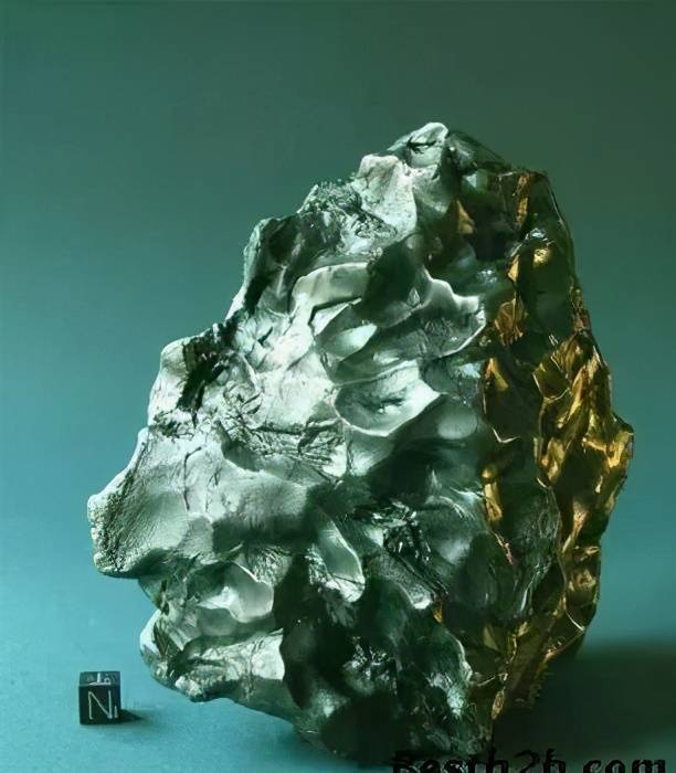 在矿山捡到这种矿石,一块就能在北京二环买套房._石头