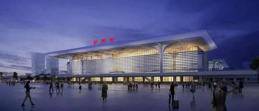 前方到站泸州站泸州高铁站挂牌