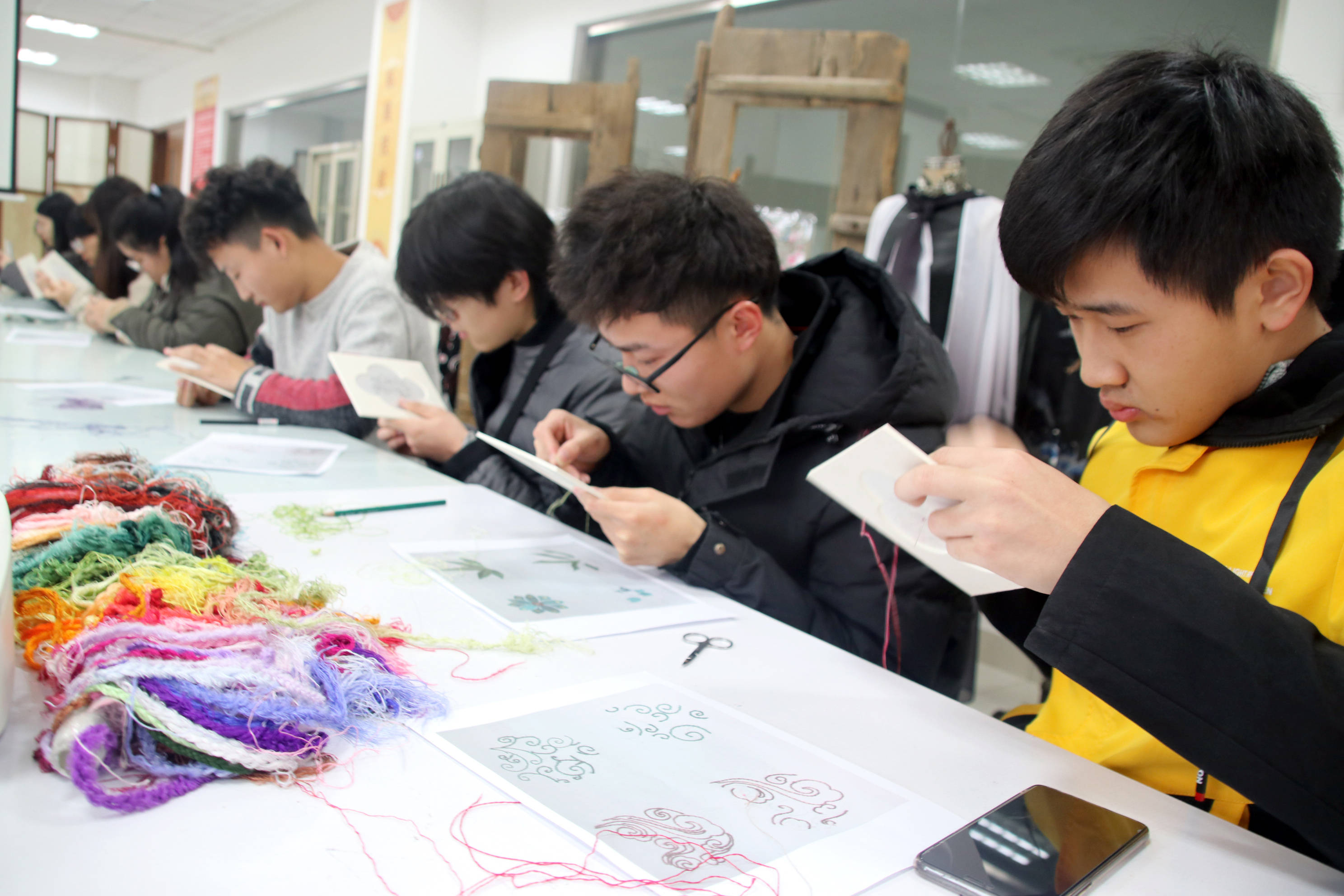 《大师工作室》促进苏绣的传承与发展_刺绣
