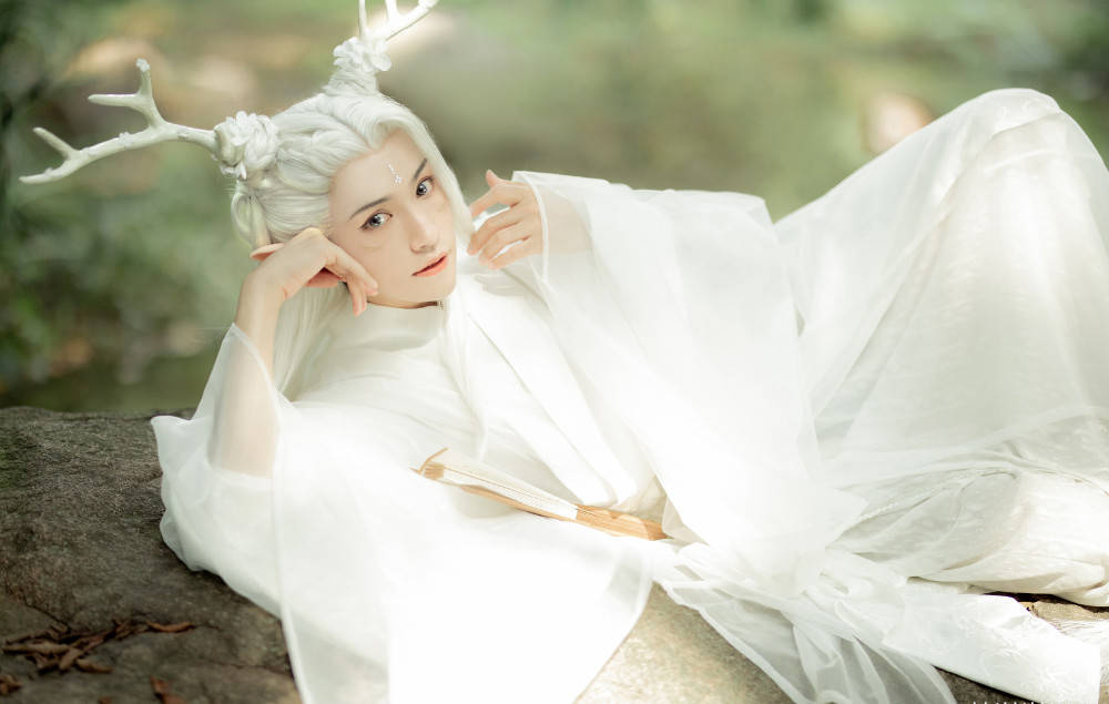 戴上假发穿上汉服,大叔瞬间变帅小伙,好惹眼_楚淇