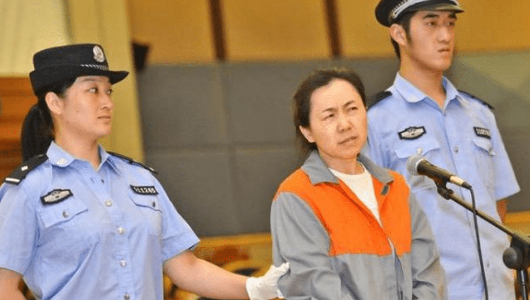 "湖北第一女巨贪",凭借美貌平步青云,官至副厅级,结局如何?