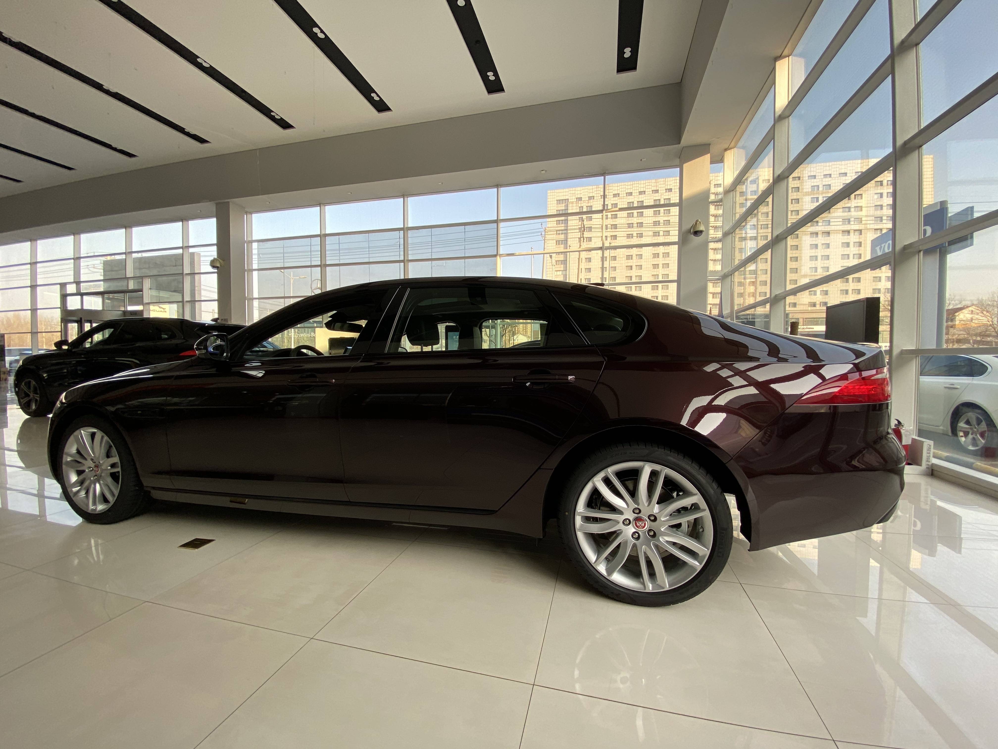 朋友提捷豹xfl全款优惠12万外观优雅大气内饰略显粗糙