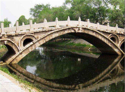 他只有初中文凭，却设计出一座载入史册的桥梁，整桥没有一个桥墩